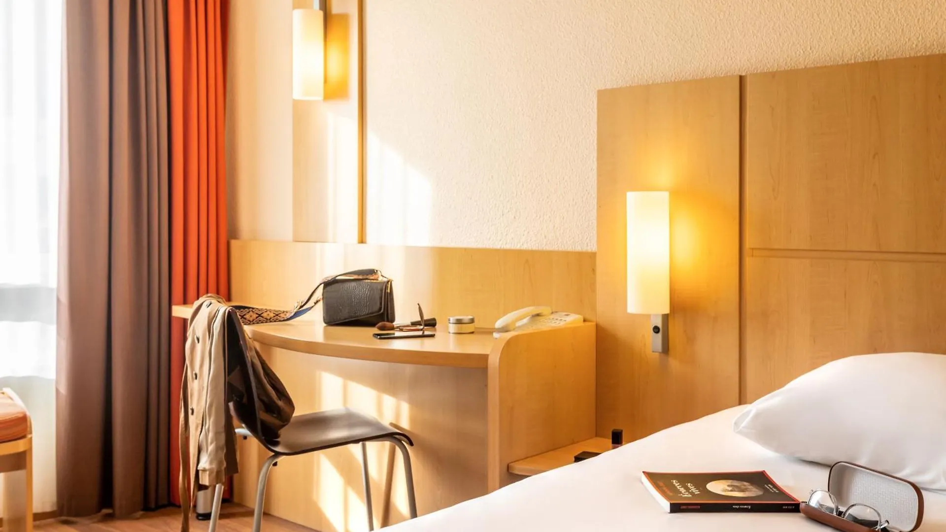 Ibis Antwerpen Centrum 3*, Антверпен